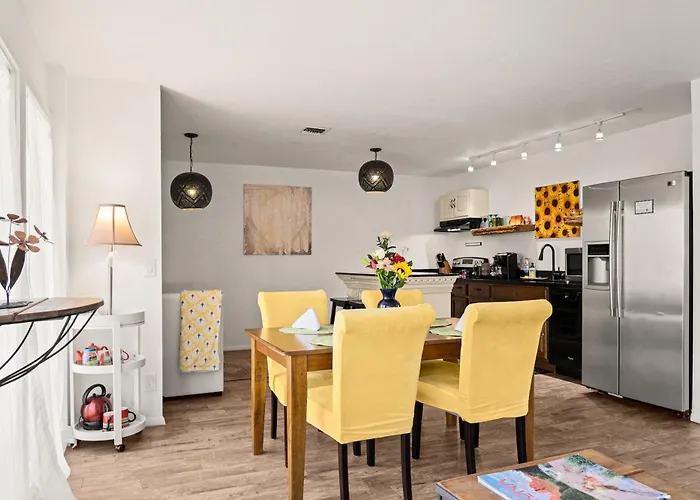 Uptown Haven With Red Rock Views And Pet Friendly Courtyard Sedona