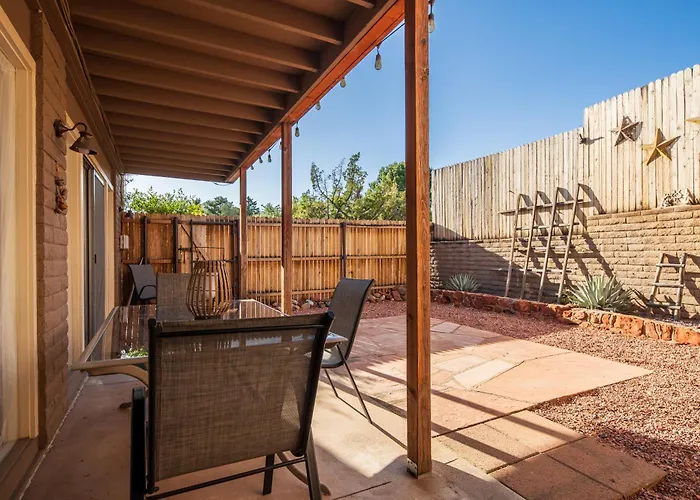 Holiday home Uptown Haven With Red Rock Views And Pet Friendly Courtyard