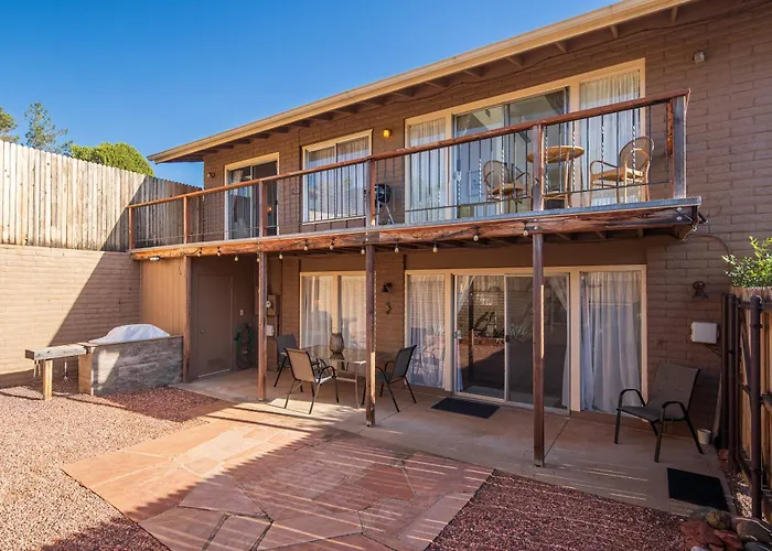 Uptown Haven With Red Rock Views And Pet Friendly Courtyard *